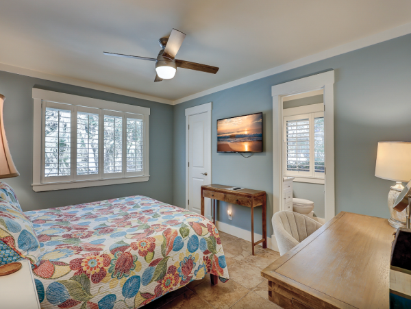 Coastal Retreat: Hilton Head Oasis with Heated Pool